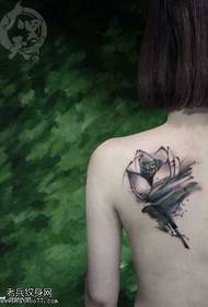 Rameno inkoust lotos tetování vzor