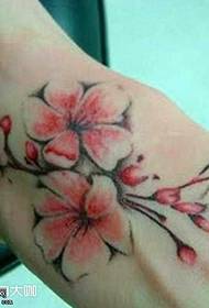 Cherry maluwa a tattoo