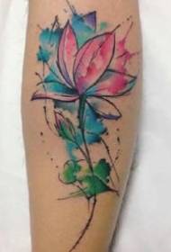 No dubļiem neizkrāsojot krāsainā lotosa tetovējuma modeļa nozīmi