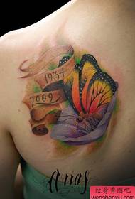 Краса mn задній колір метелик люблять квітка татуювання візерунок