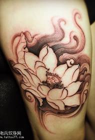 Retro lotus tattoo tattoo op dij