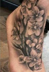 Jalka musta harmaa kirsikankukka tatuointikuvio