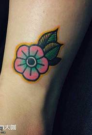 Modello tatuaggio gamba fiore di ciliegio