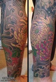 Patte de tatouage grande jambe en chrysanthème