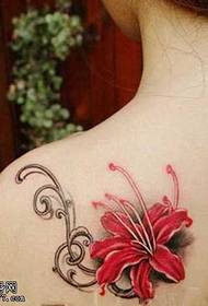 Назад гламурний квітковий візерунок татуювання