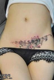 허리 연꽃 문신 패턴