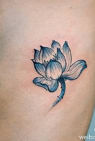 Abdominale blauwe lotus tatoetmuster