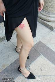 Бедро сексуальний малюнок татуювання цвітіння вишні