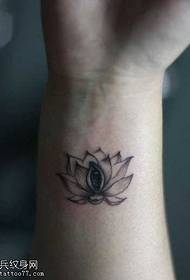 Pola tattoo léus lotus