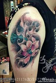 Zepòl klasik lotus modèl tatoo flè