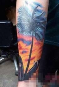 Eng Vielfalt vu Sonnenënnergäng, wéi dem Dan säi gemooltem Sonnenënnergebitt Tattoo Muster