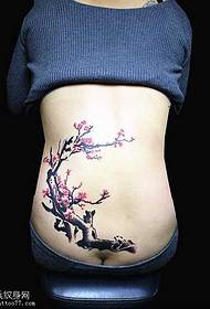 女性腰部性感梅花纹身图案
