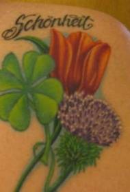Uzorka tetovaže u obliku djeteline i tulipana u boji