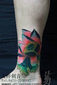Nhamba yakasviba ye tattoo lotus pane mhuru