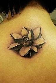 Modello tatuaggio loto posteriore