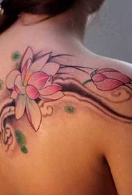 Plecu lotosa tetovējuma raksts