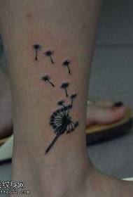 ลายสัก dandelion ยอดนิยมบนขา