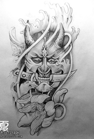 Pearsantacht dubh agus liath cosúil le pictiúr lámhscríbhinne Lotus tattoo