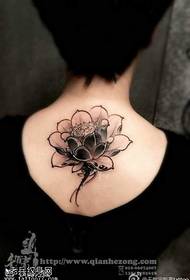 Terug lotus tattoo patroon