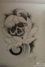 Modello di tatuaggio fiore di loto europeo e americano