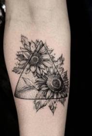 Brazo de niña en línea negra boceto elemento geométrico hermosa imagen de tatuaje de crisantemo