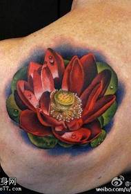 Patrún tattoo tríthoiseach Lotus réadúil