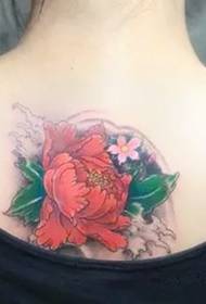 Tatuaggio grande fiore rosso peonia fiore ricco
