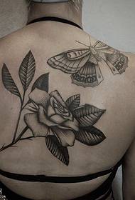 Vissza rózsa pillangó tetoválás minta