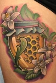 Dijen van het meisje geschilderde aquarel schets literaire mooie bloemen tattoo foto's