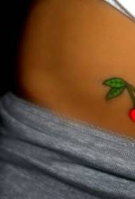 Яскраво-червоний візерунок татуювання вишневого кольору