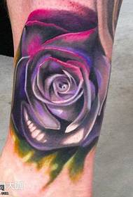 Pattern di tatuatu di rosa viole