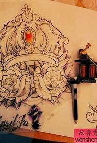 Umkhombandlela we-Crown Rose Cross tattoo