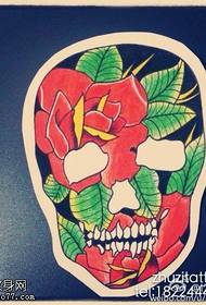 Modello tatuaggio rosa rossa traforato a fiori grandi