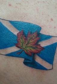 Плече кольоровий шотландський прапор і кленовий лист татуювання
