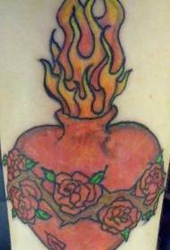 Пламък във формата на татуировка в розово сърце