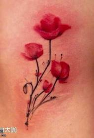 Kiuno rose muundo wa tattoo