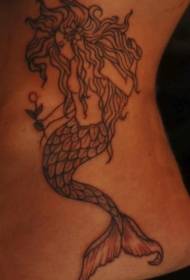 Mtindo mwema wa mermaid na muundo wa tattoo ya maua
