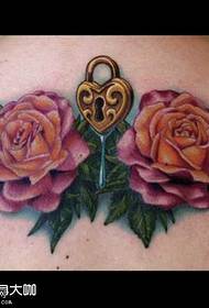 Terug rose tattoo patroon