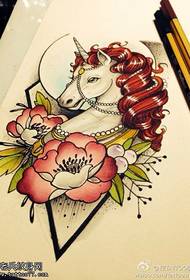 Gambar manuskrip tato mawar unicorn berwarna-warni