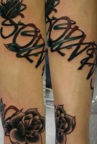 Чорная ружа з малюнкам татуіроўкі лацінскага характару