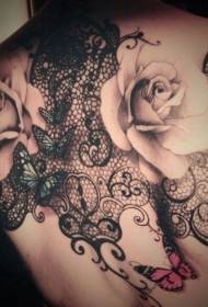 Црна чипка с ружама и лептирима леђним узорком тетоваже