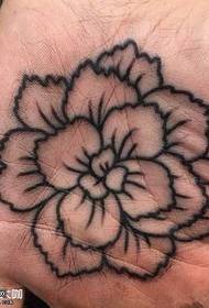 Modello di tatuaggio totem fiore mano