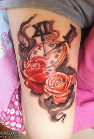 Beenroos wekker tattoo patroon