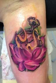 Arm kleuren realistische klok en lotus tattoo patroon