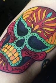 Taro tattoo , baie geverfde tatoeëring, blomme, skedel-tatoeëring