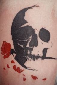 Crâne humain de couleur de jambe avec tatouage de rose
