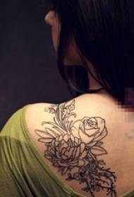 Ragazza spalla nera linea astratta materiale materiale fiore fiore tatuaggio