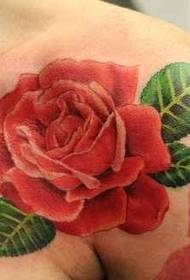 Плече зачаровує візерунок татуювання троянди