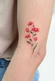 Gambar tato bunga segar yang indah untuk anak perempuan?