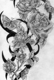 Manoscritto tatuaggio creativo totem fiore bellissimo schizzo nero grigio